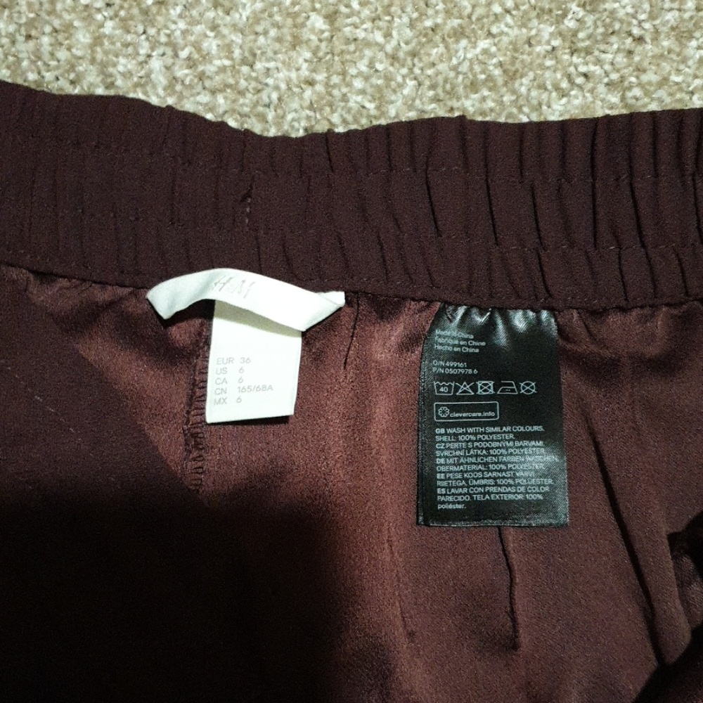 Shorts - Picture 2 of 3